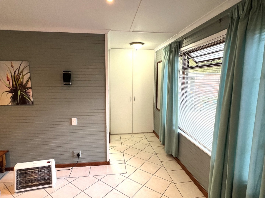 2 Bedroom Property for Sale in Harkerville A H Western Cape